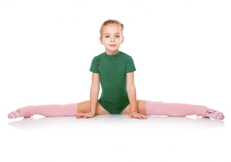 Акробатика для маленьких детей – что полезного в таких занятиях?